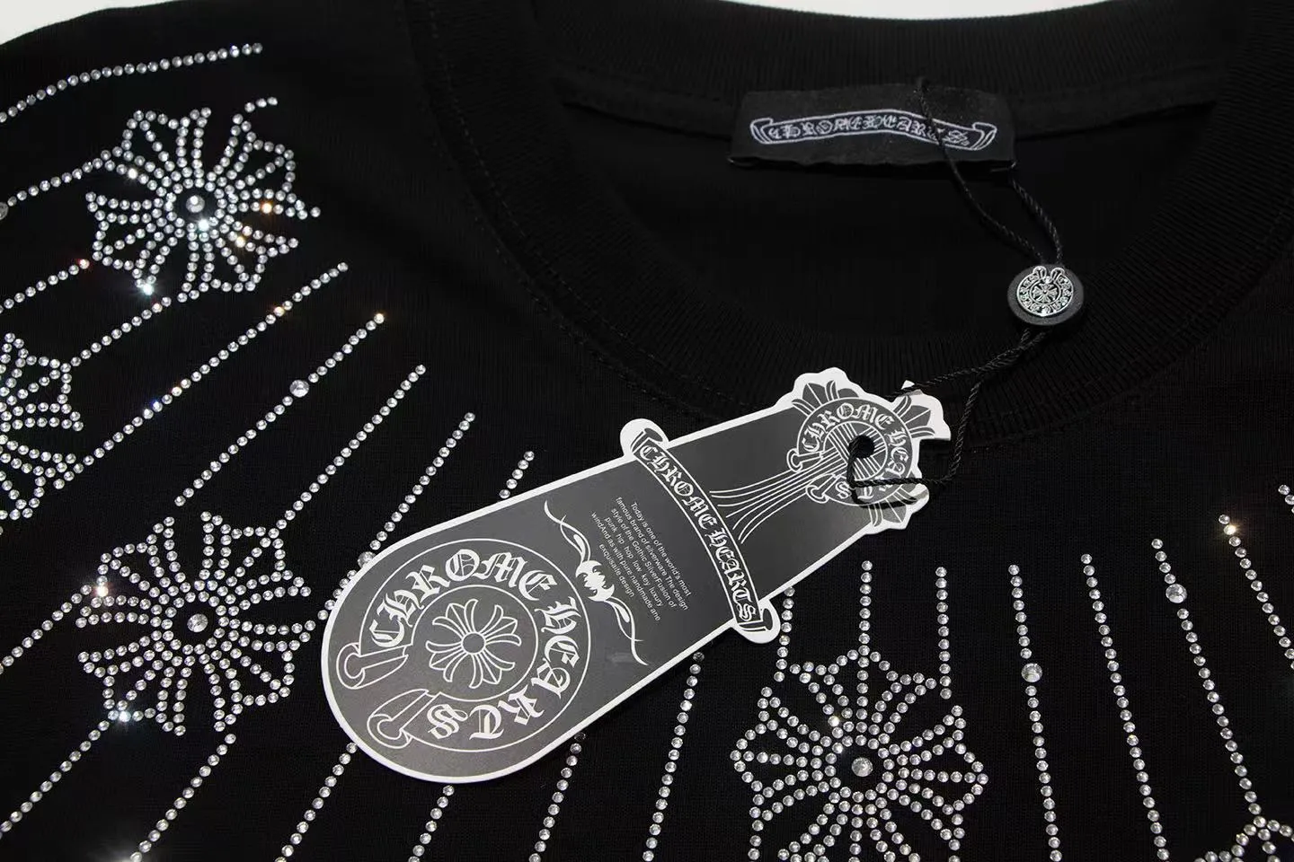 🅿️170 Style: 2025 new Croix heart hot diamond short-sleeved T-shirt Material: High version 300g double yarn combed cotton Size: S～XL Color: Black Style number: Z1002